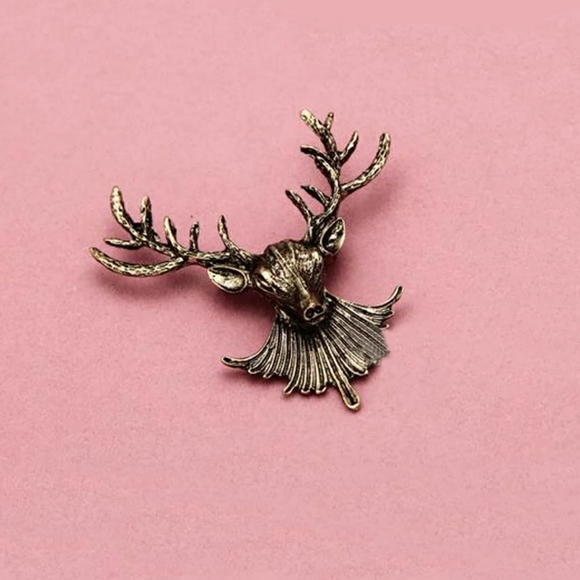 Jewelry - 🦌Vintage style brozned deer antlers head brootch